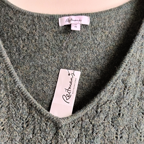 M☘️Reitmans Forest Green V-Neck Sweater - Picture 4 of 7